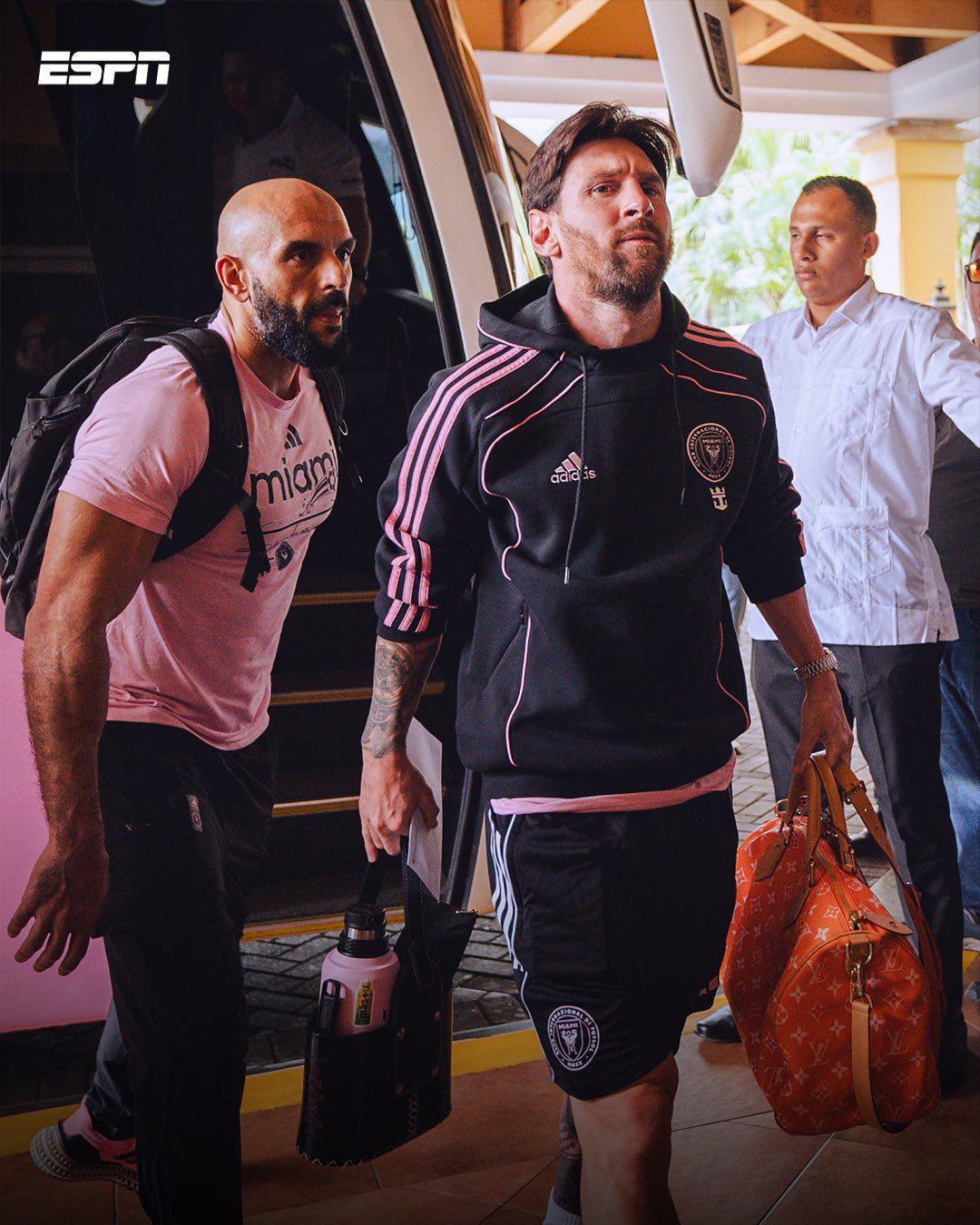 El tremendo salario de Yassine Cheuko, guardaespaldas que cuidó de Messi en Honduras: la foto que se volvió viral en San Pedro Sula