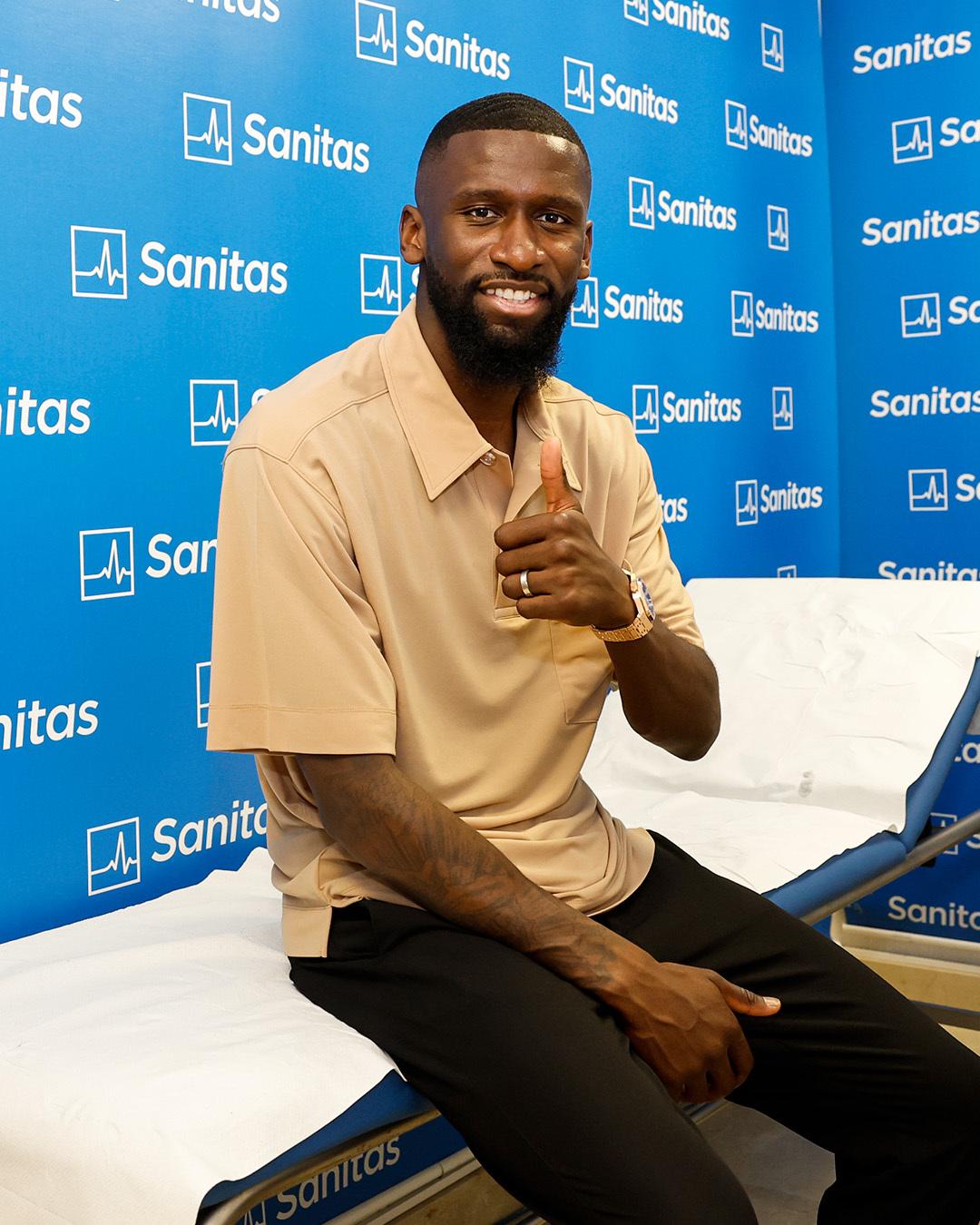 Así fue la presentación de Rüdiger: el detalle con el que se ganó al madridismo, descarta  histórico dorsal y lució la bandera de Sierra Leona