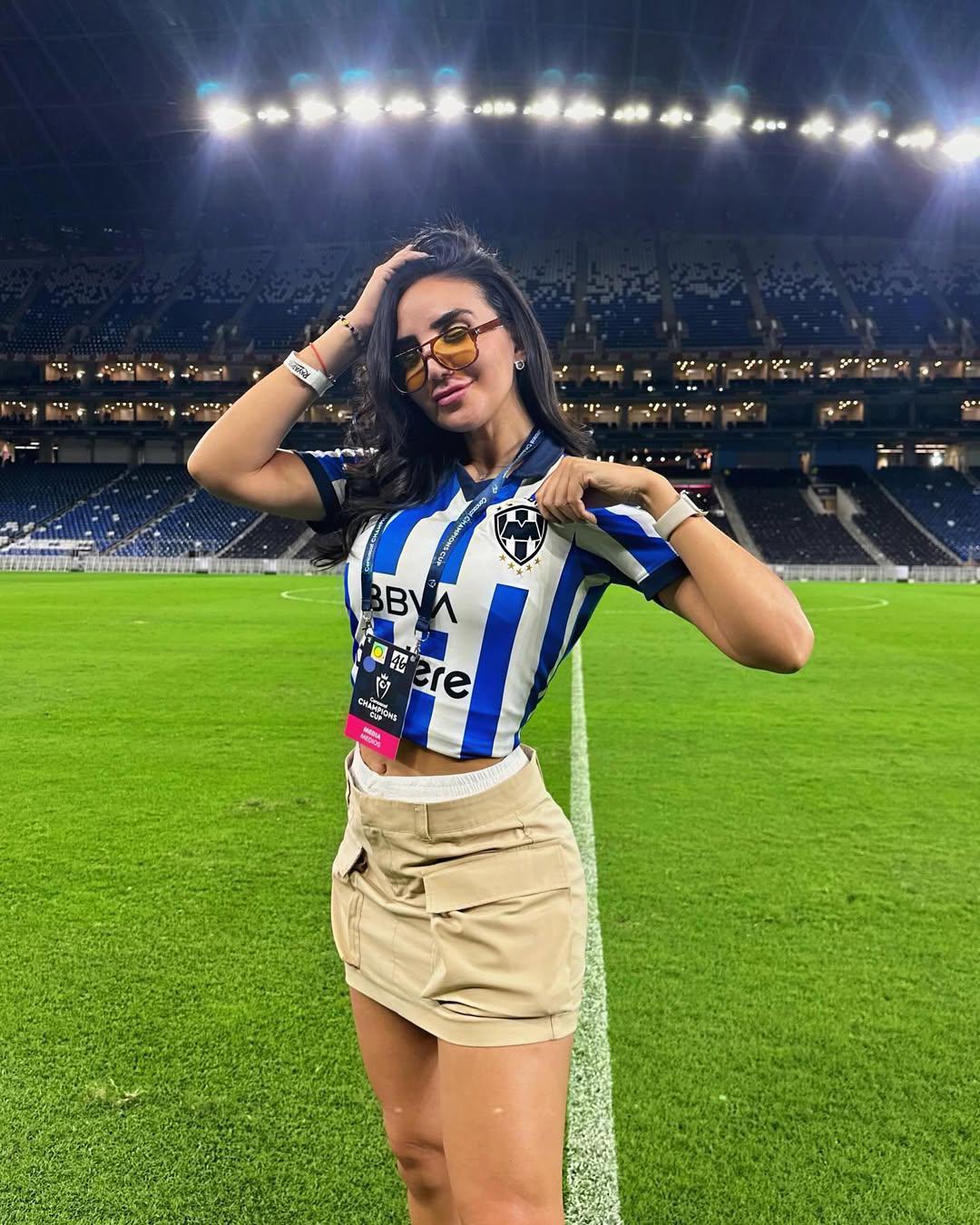 Las hermosas aficionadas que apoyan al América y Monterrey en la final de la Liga MX; ¿a quién le va Ángela Aguilar?