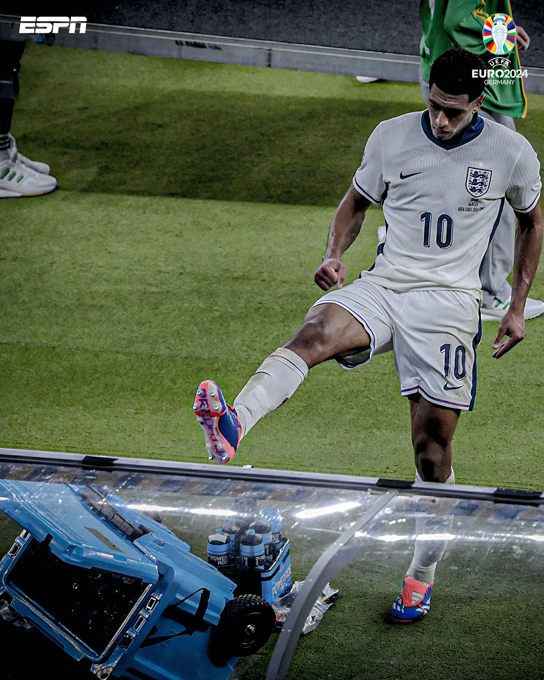 Tremendo enfado de Bellingham, feo gesto de Carvajal a Saka y la celebración de España en la Eurocopa 2024