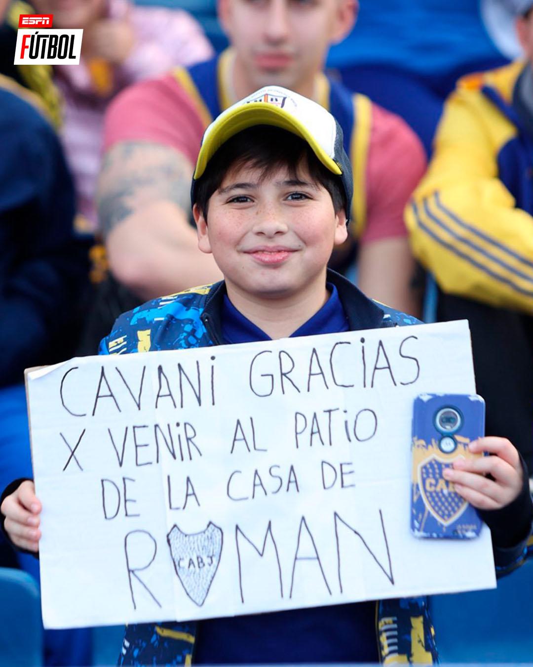 La presentación de Cavani con Boca Juniors en La Bombonera: brutal recibimiento y acompañado de su novia