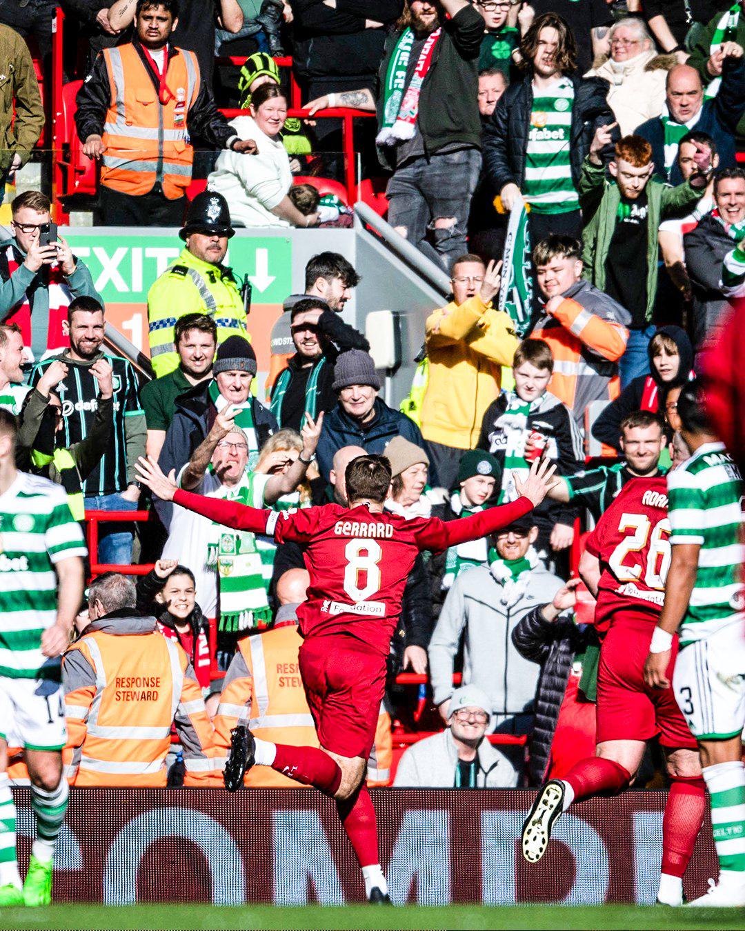 ¡Gigante Emilio Izaguirre! Así fue el partido de las leyendas del Celtic y del Liverpool en Anfield; fotos, homenaje y visita especial