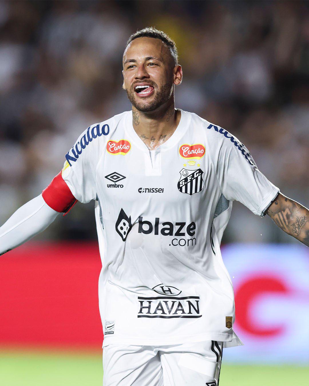 El show de Neymar con el Santos de Brasil: golazo olímpico, asistencias y festejó como Cristiano Ronaldo