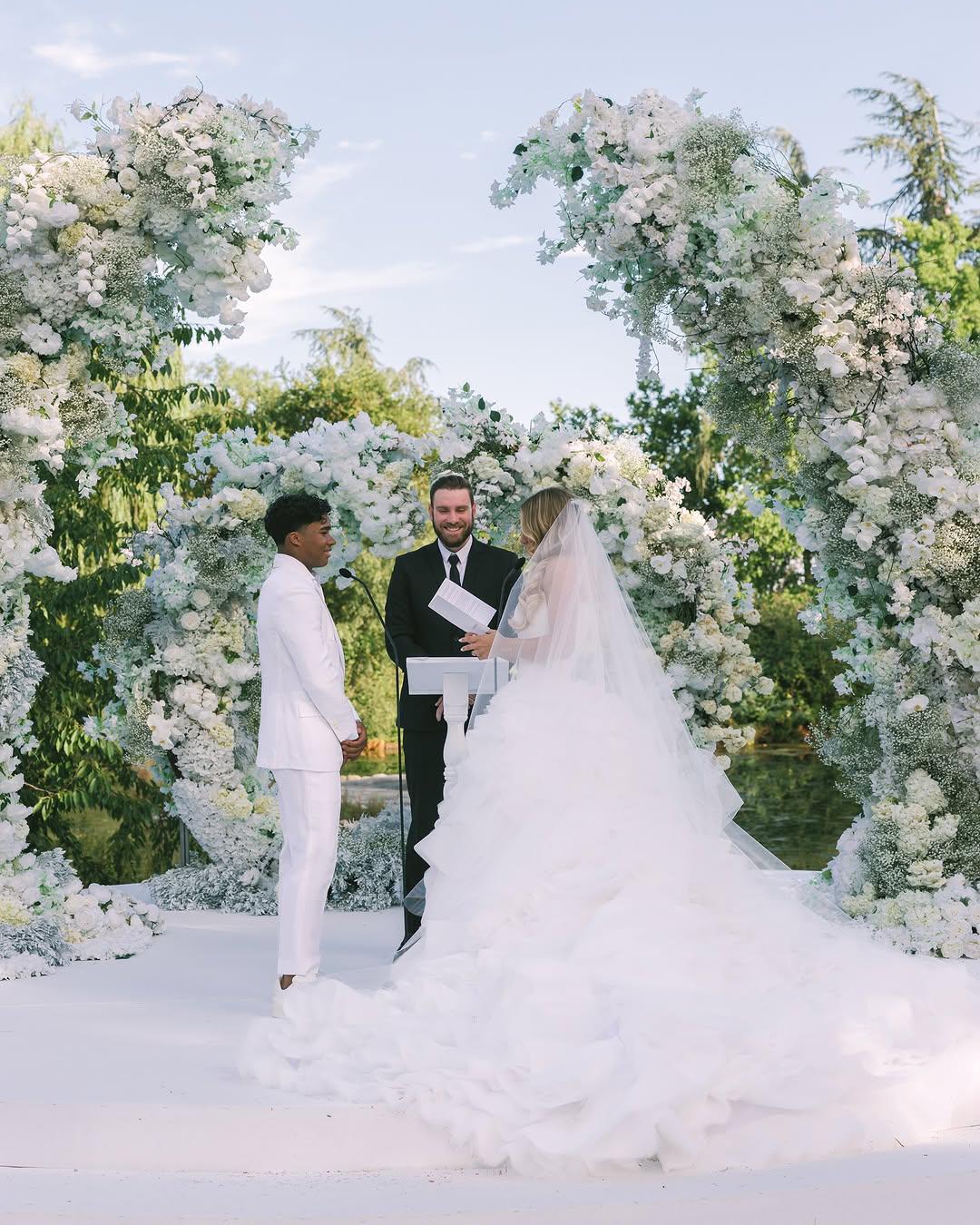 El motivo por el que Endrick se volvió a casar 10 meses después con modelo y el curioso contrato que firmó con su pareja