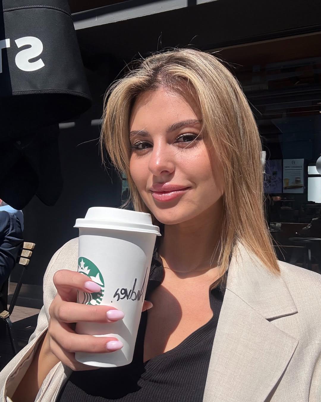 El tremendo escándalo que sumerge a ex Barcelona: fue parte de una infidelidad y la dura respuesta que recibe