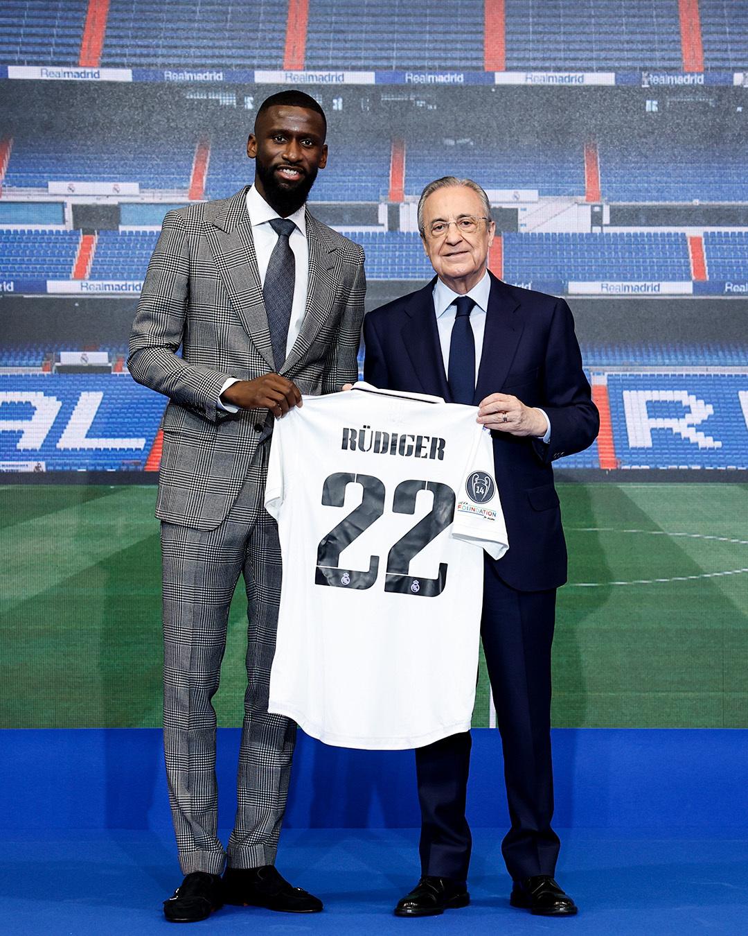 Así fue la presentación de Rüdiger: el detalle con el que se ganó al madridismo, descarta  histórico dorsal y lució la bandera de Sierra Leona