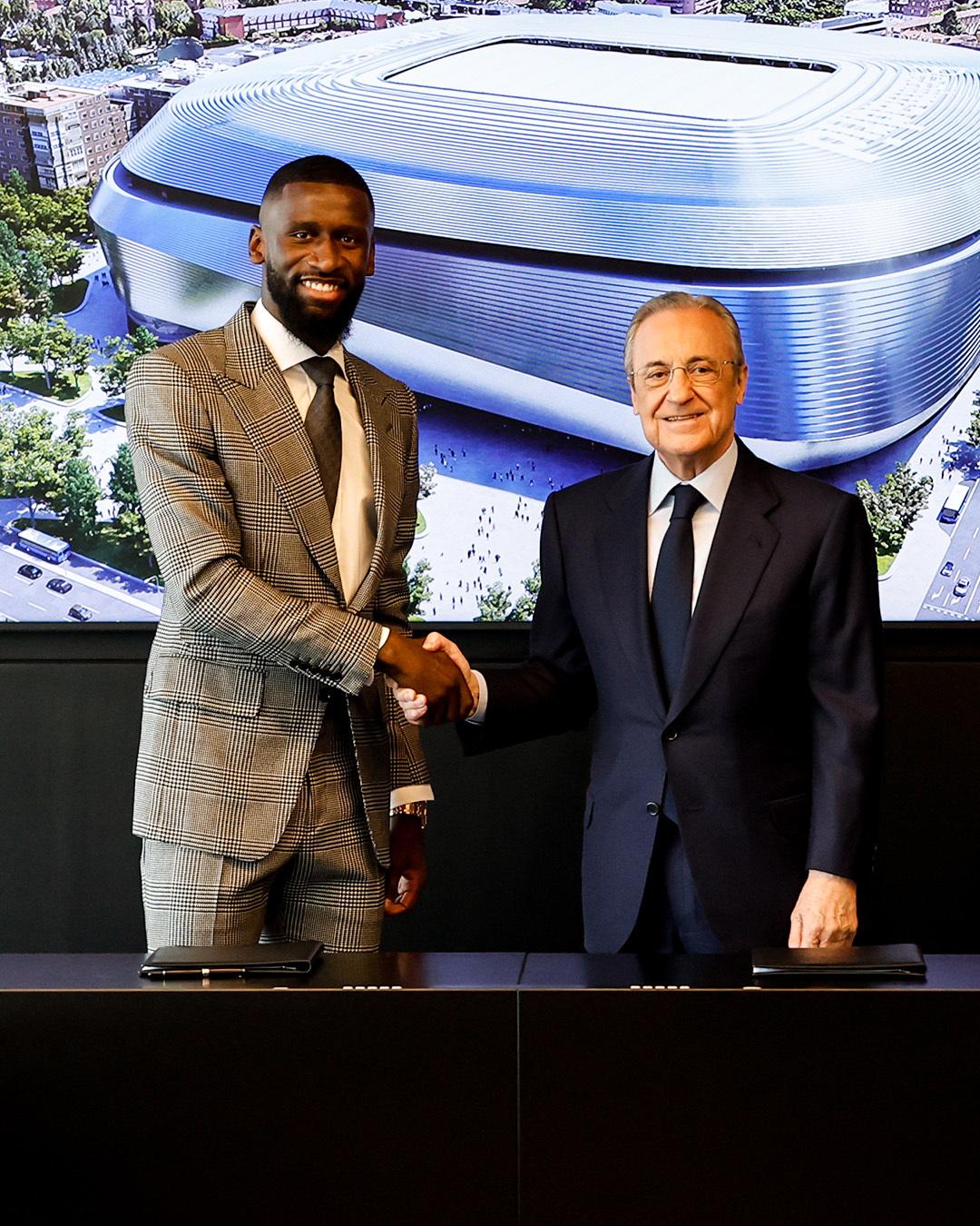 Así fue la presentación de Rüdiger: el detalle con el que se ganó al madridismo, descarta  histórico dorsal y lució la bandera de Sierra Leona