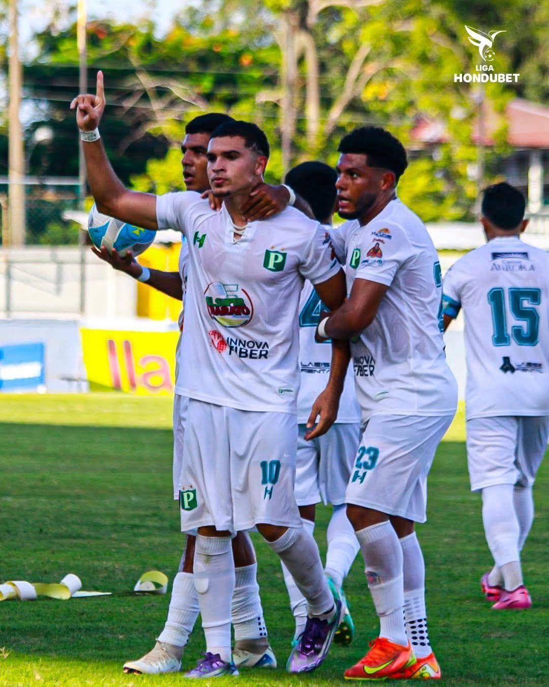 Gio Puerto, el inesperado artillero que dejó atrás a Carlo Costly y está por romper sequía de goles entre los históricos de Platense