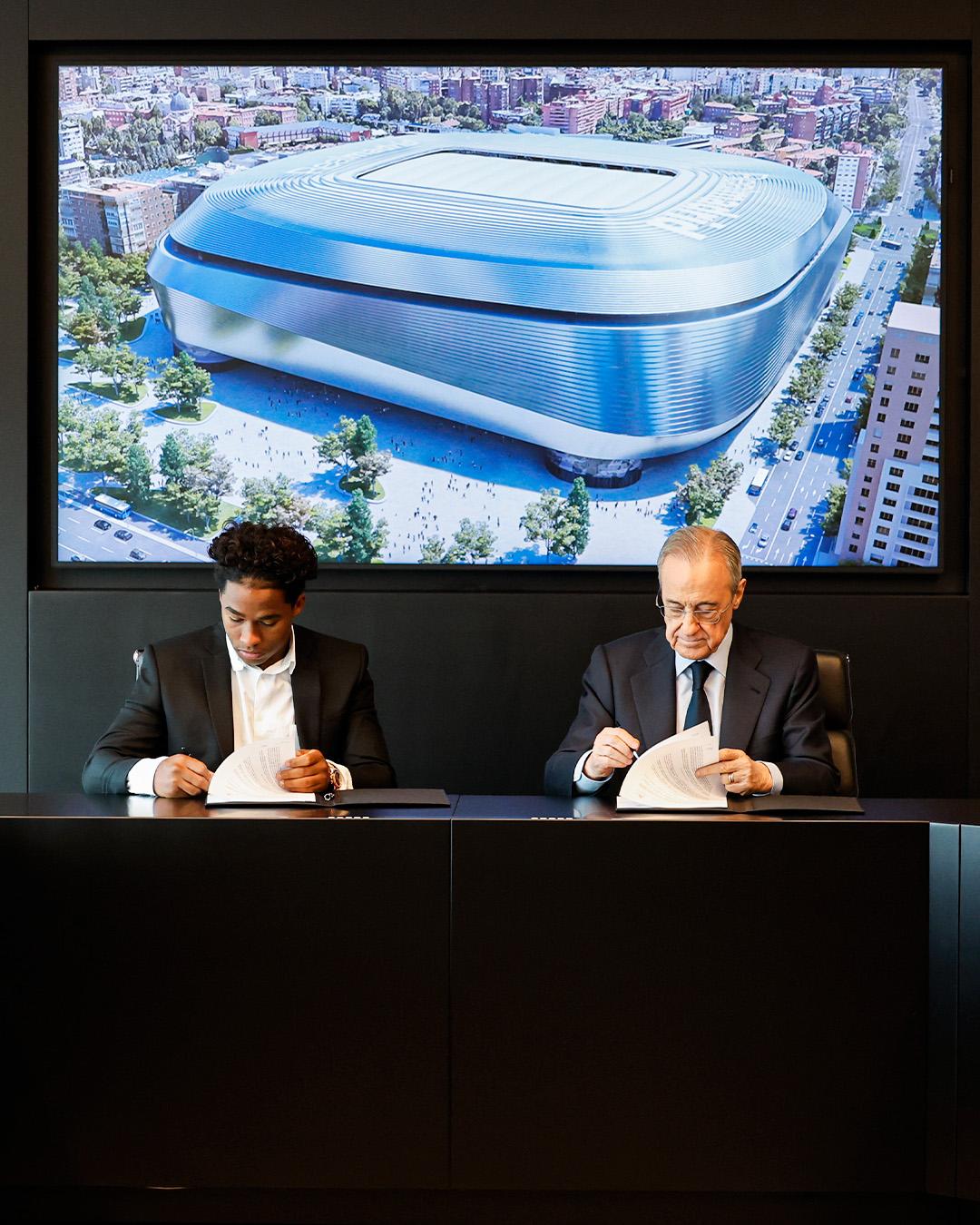 La emotiva presentación de Endrick en Real Madrid: la razón de sus lágrimas y así fue captada su hermosa novia