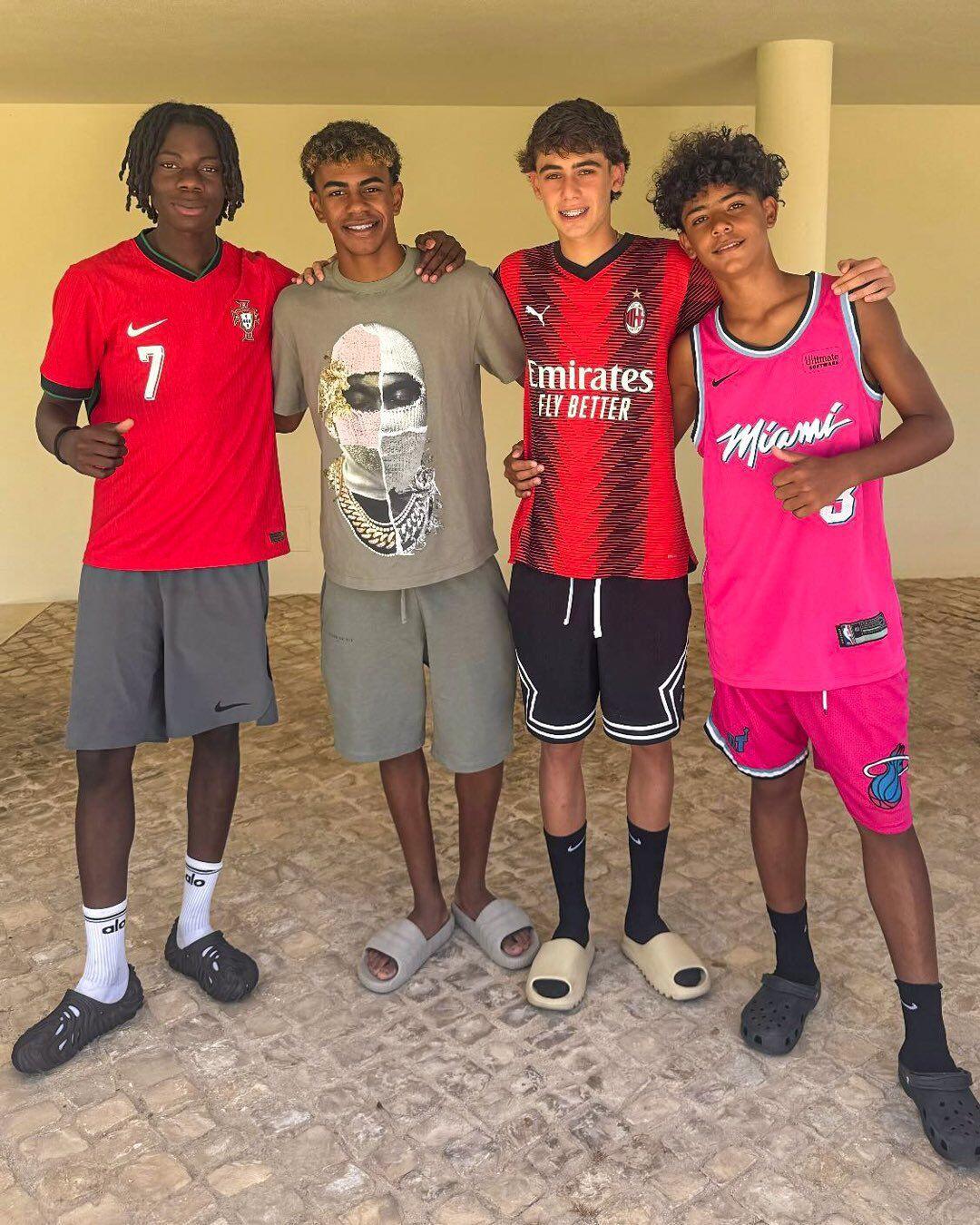 Cristiano Ronaldo Jr y Lamine Yamal, las fotos inesperadas de ambos jugando y de vacaciones; comparan su físico y es viral