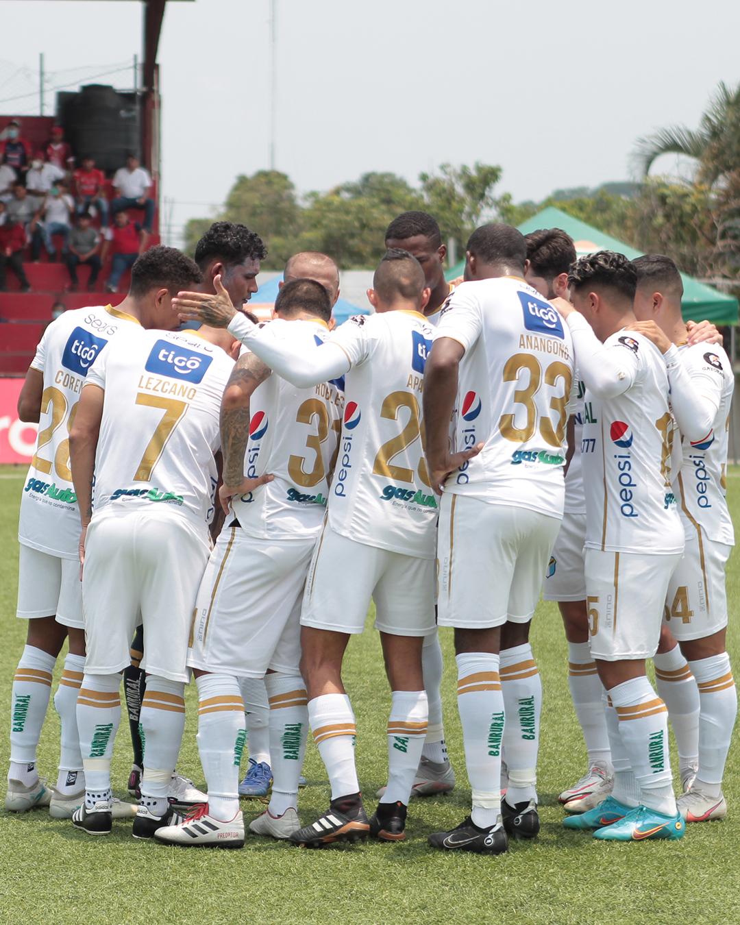 Comunicaciones eliminó al actual campeón, Malacateco. Ahora esperan rival en la final.