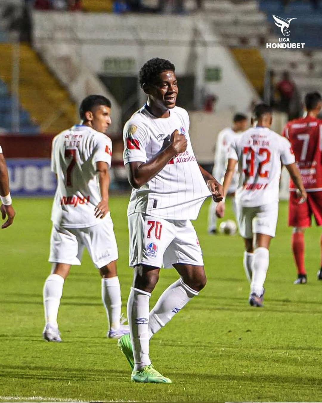 ¿De olvidados a soluciones? Ante la plaga de lesiones, Rueda busca recursos para rendir en la Selección de Honduras