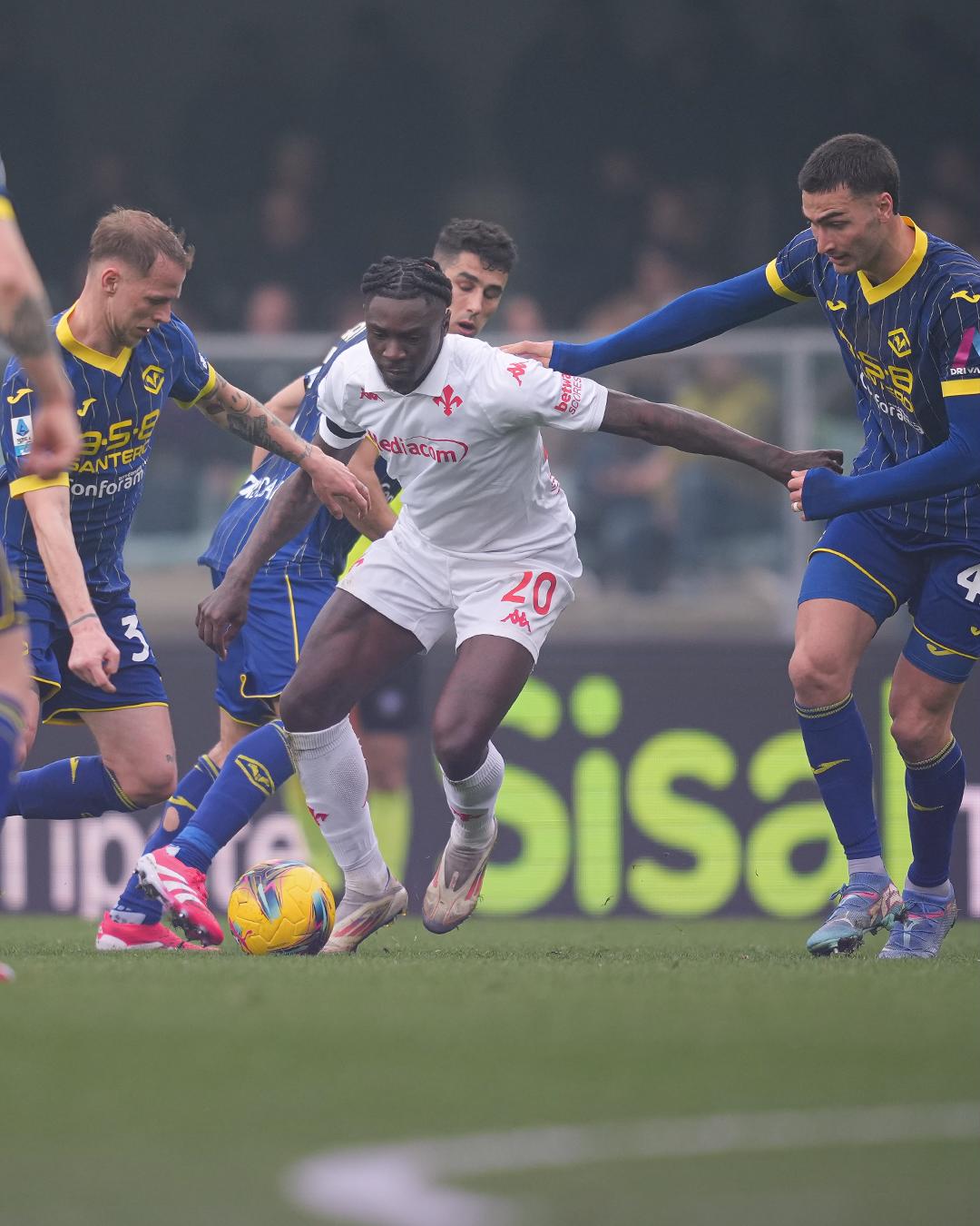 Moise Kean se desploma en partido de la Serie A y es evacuado a un hospital; el comunicado de la Fiorentina