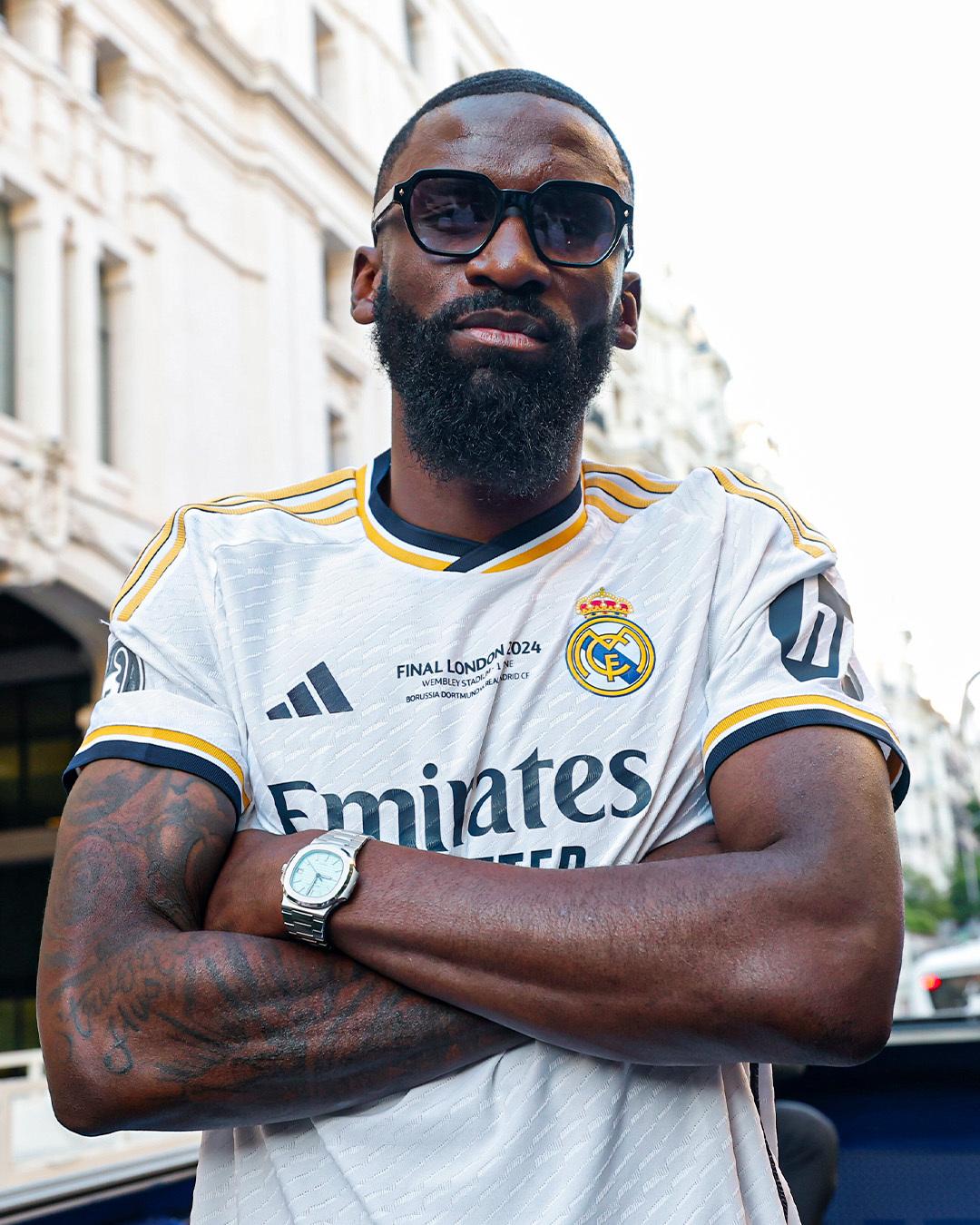 Real Madrid montó un fiestón en Cibeles: el puro de Ancelotti, Camavinga lidera los bailes y la despedida de Kroos