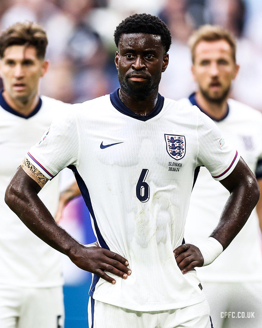 Guéhi, baja por sanción en cuartos de final ante Suiza.