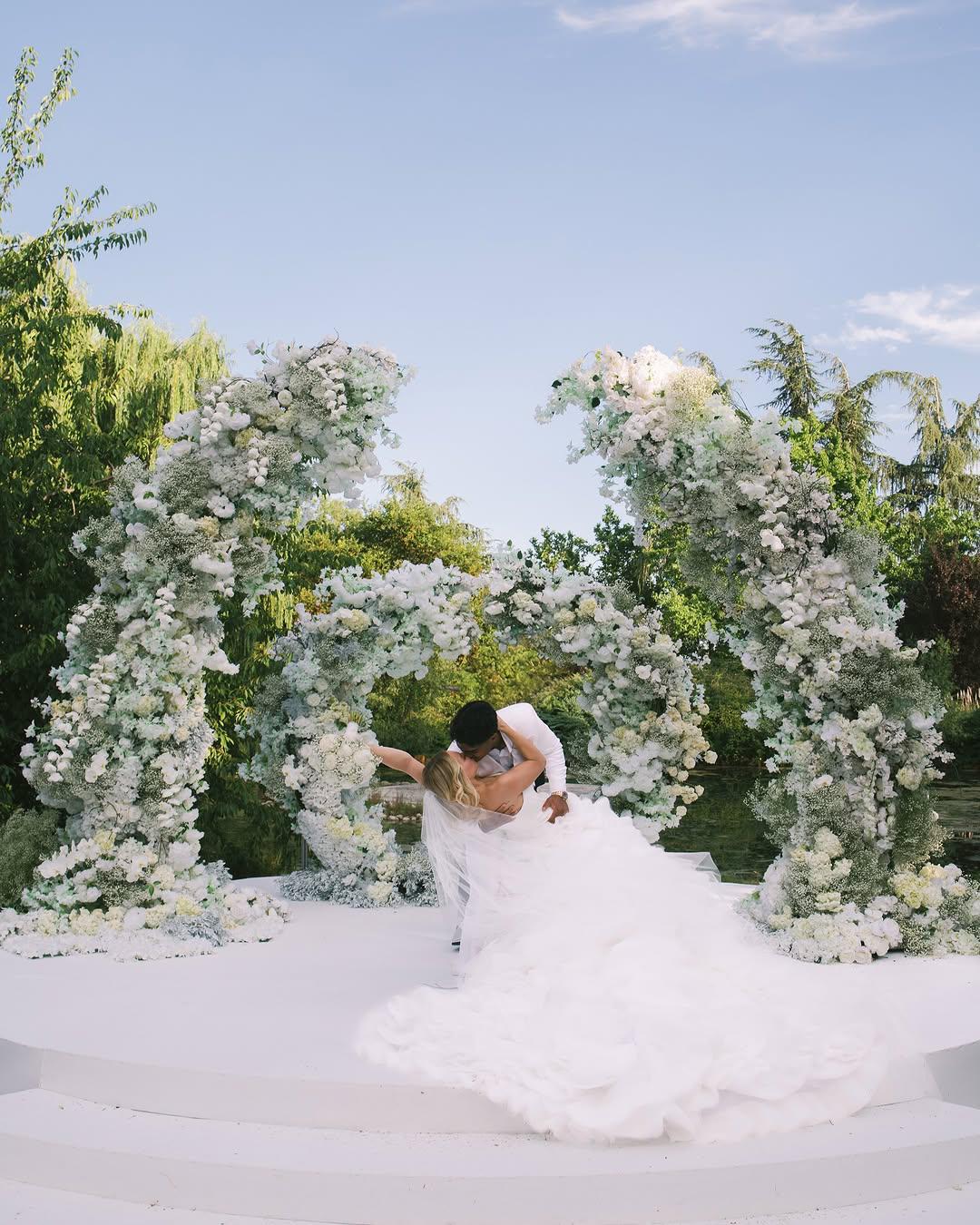 El motivo por el que Endrick se volvió a casar 10 meses después con modelo y el curioso contrato que firmó con su pareja