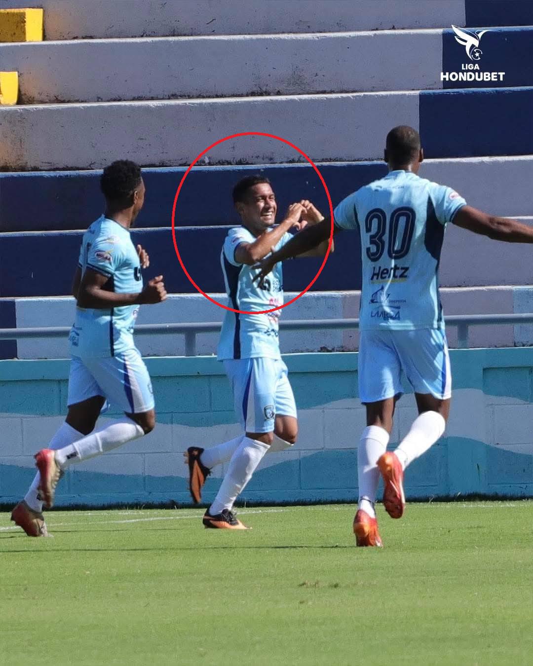 Fichajes: Palma suena en España, Olimpia atento con figura, Chelito es noticia y Motagua quiere a juveniles