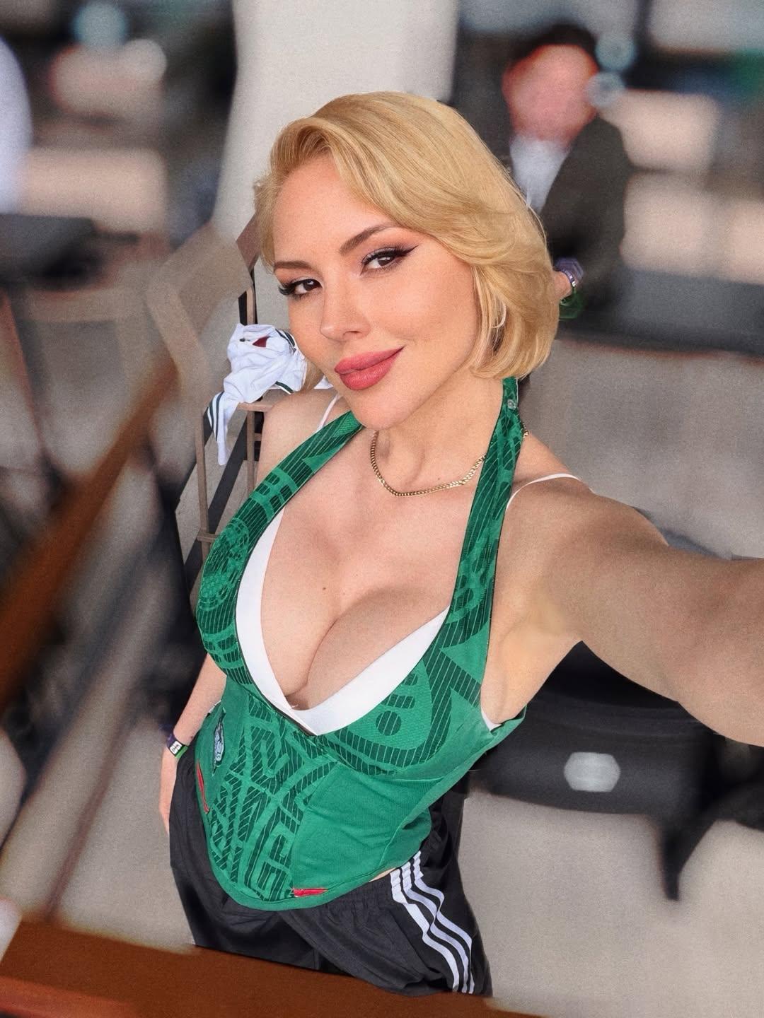 Cautiva a todos con su belleza en el Mundial e ilusiona a la afición de México