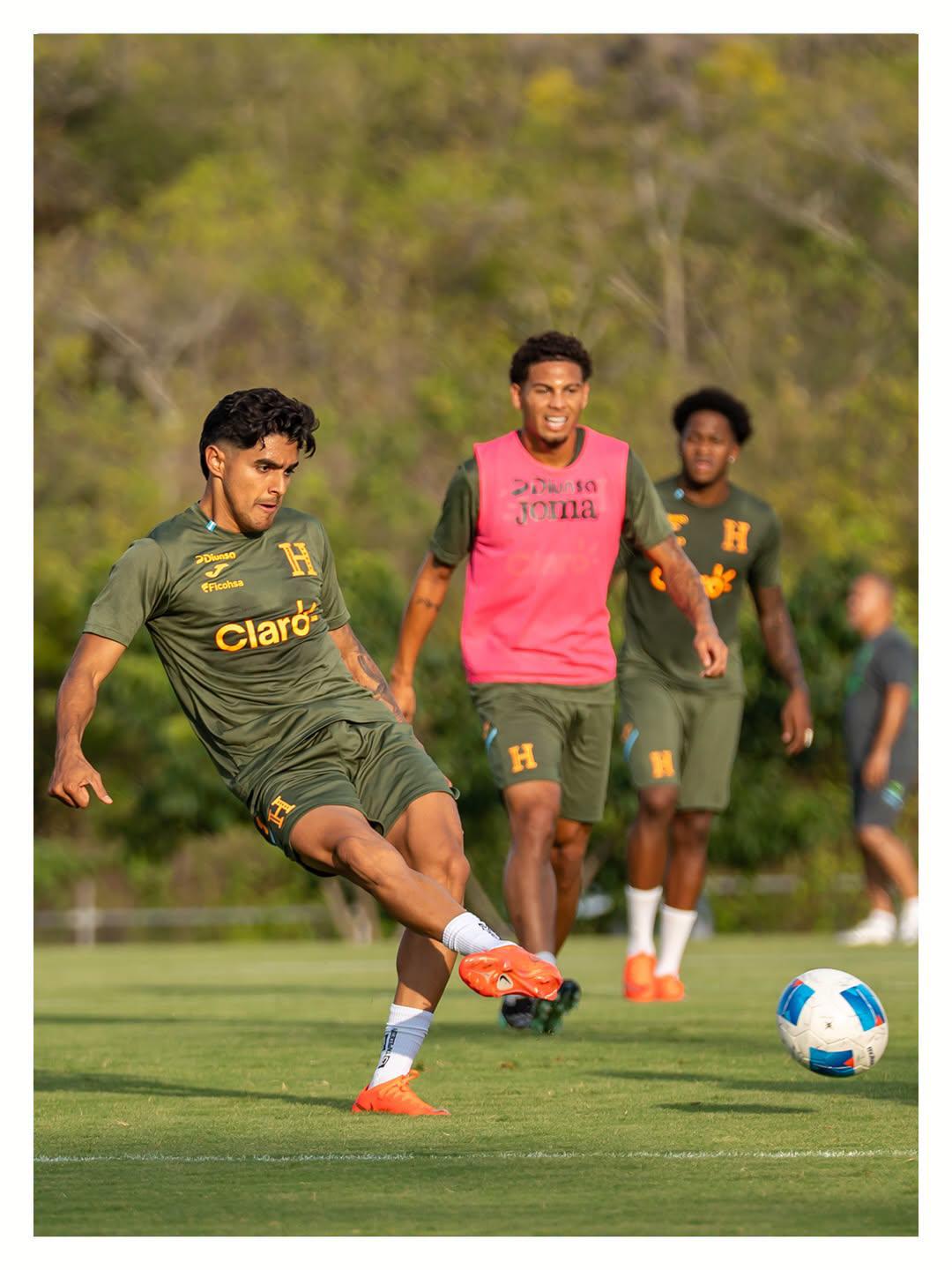 ¡Dos sorpresas! Honduras oficializa su 11 titular ante Surinam por Nations League