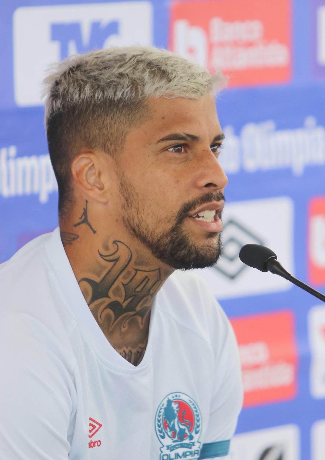 Gabriel Araújo no se mueve del Olimpia y dice que sueña con la Concachampions.