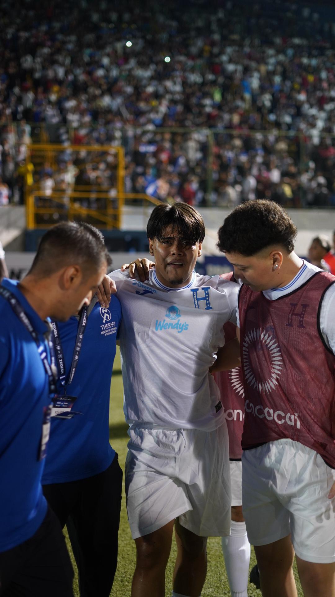 Nicaragüense le pegó a Supremo por perder, el catracho que lloró y Joao Ferreria debutó con Honduras; ¿hubo robo?