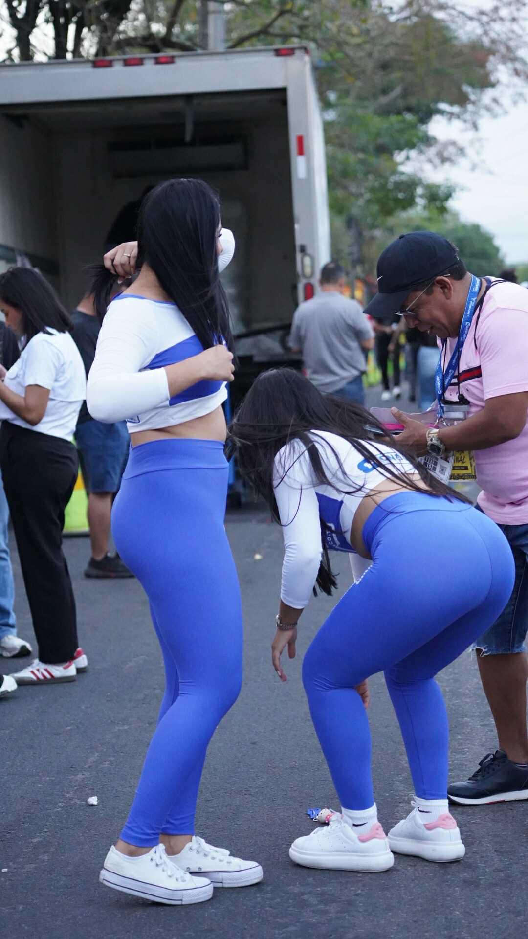 ¿Quién es la hermosa paramédica? El descuido de una edecán y las hermosas chicas en la final entre Real España - Olimpia