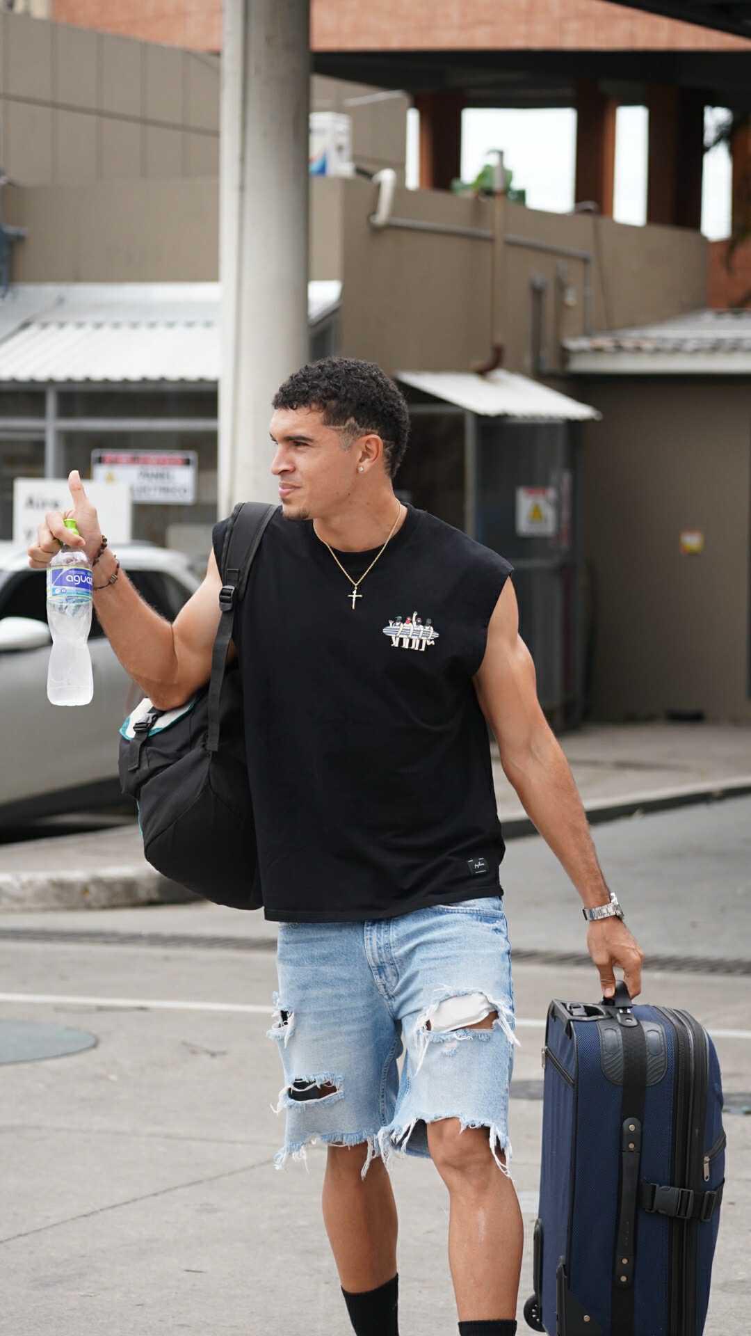 Erick Puerto viajó de San Pedro Sula hacia Tegucigalpa para sumarse a la 'H'. FOTO: Mauricio Ayala.