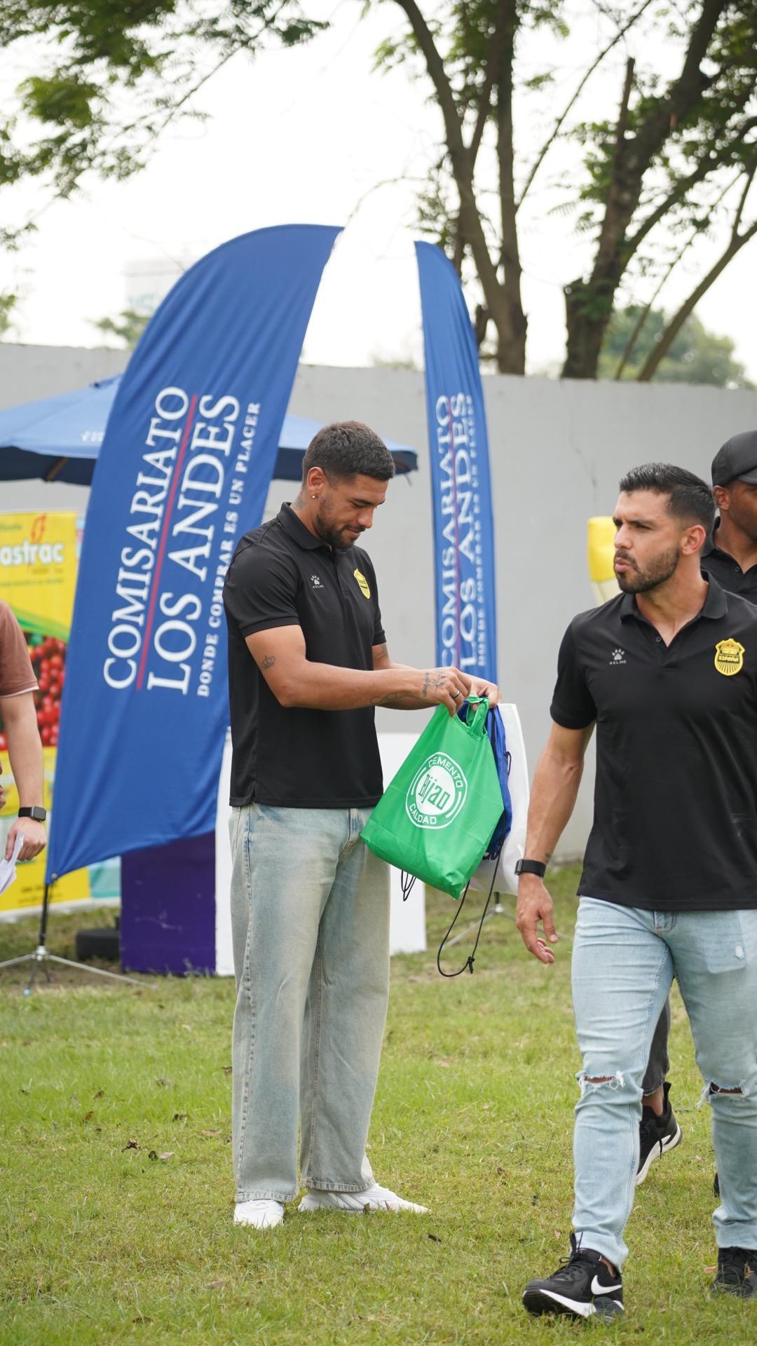 Real España vivió un día especial y pensando en Motagua: sorpresas y gran ambiente