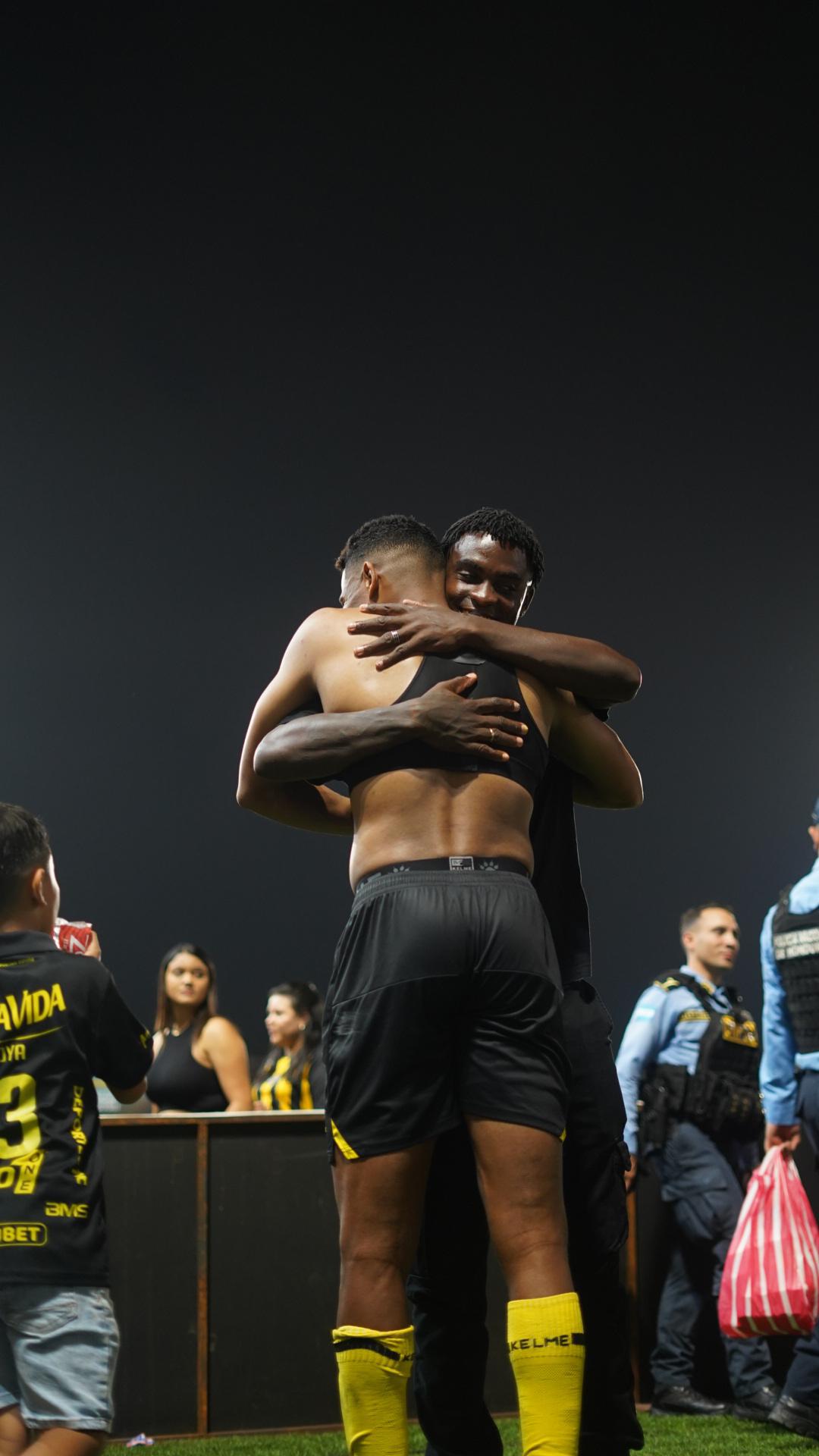 Felicidad pura en Real España, Yeison Moreno se gana el corazón de la afición y Motagua se fue cabizbajo