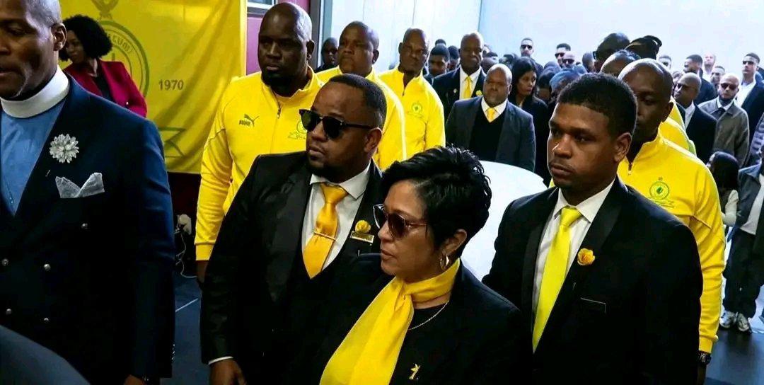Desgarradora imagen de la madre e hijo: el adiós a Jayden Adams, fallecido tras el Mundial