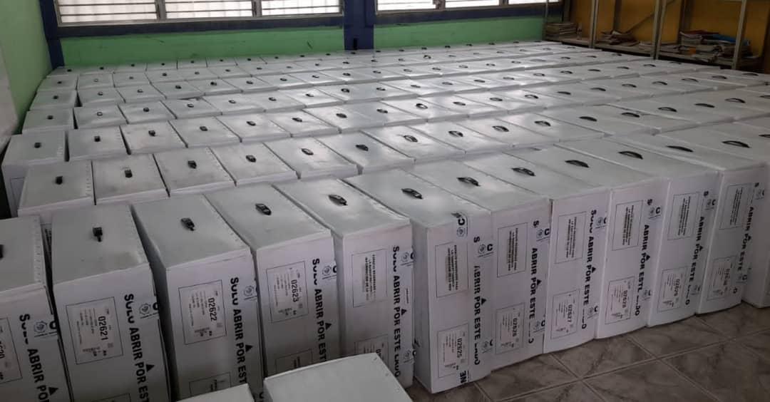 ¡En barco, avión y en burro! Así se trasladaron las maletas electorales a los lugares más recónditos de Honduras