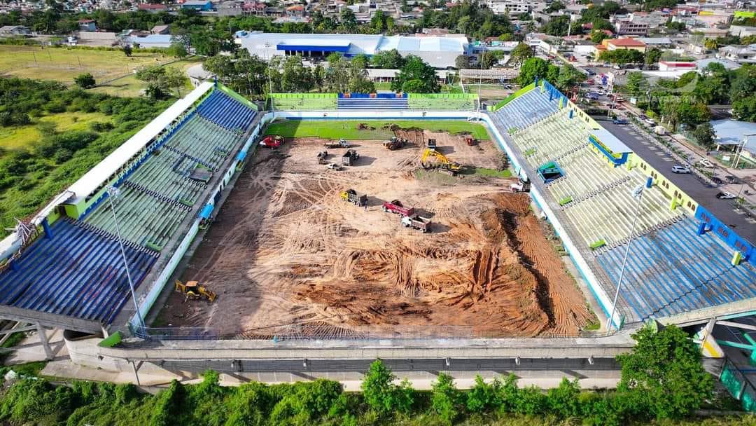 ¿Será como el Nacional? Así lucen los avances en el cambio césped del estadio Juan Ramón Brevé Vargas de Olancho