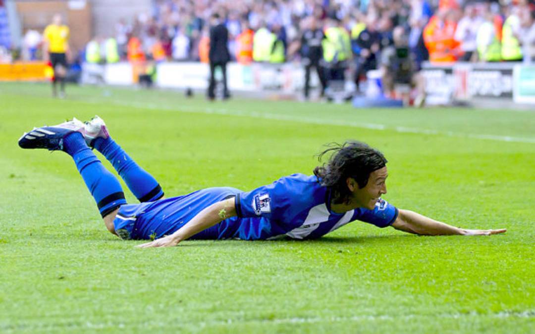 Roger Espinoza se estrena con golazo en la Premier