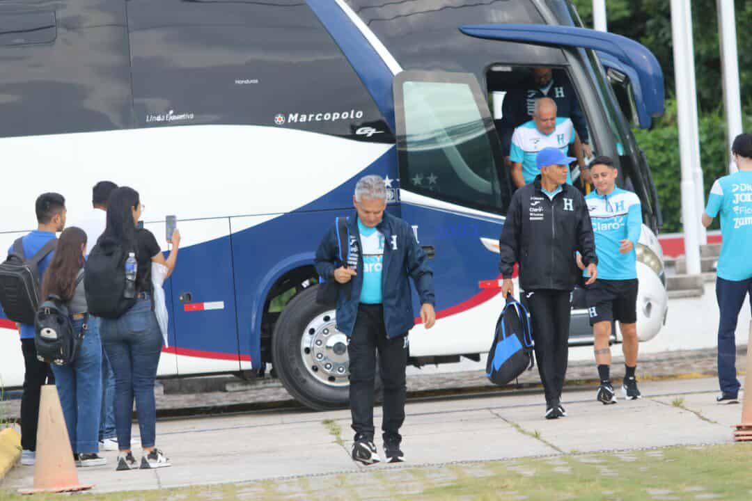 Legionario volvió a casa, la selfie de Rueda, centrados en Haití y Nicaragua en la eliminatoria: así se vivió el entreno de la Selección de Honduras