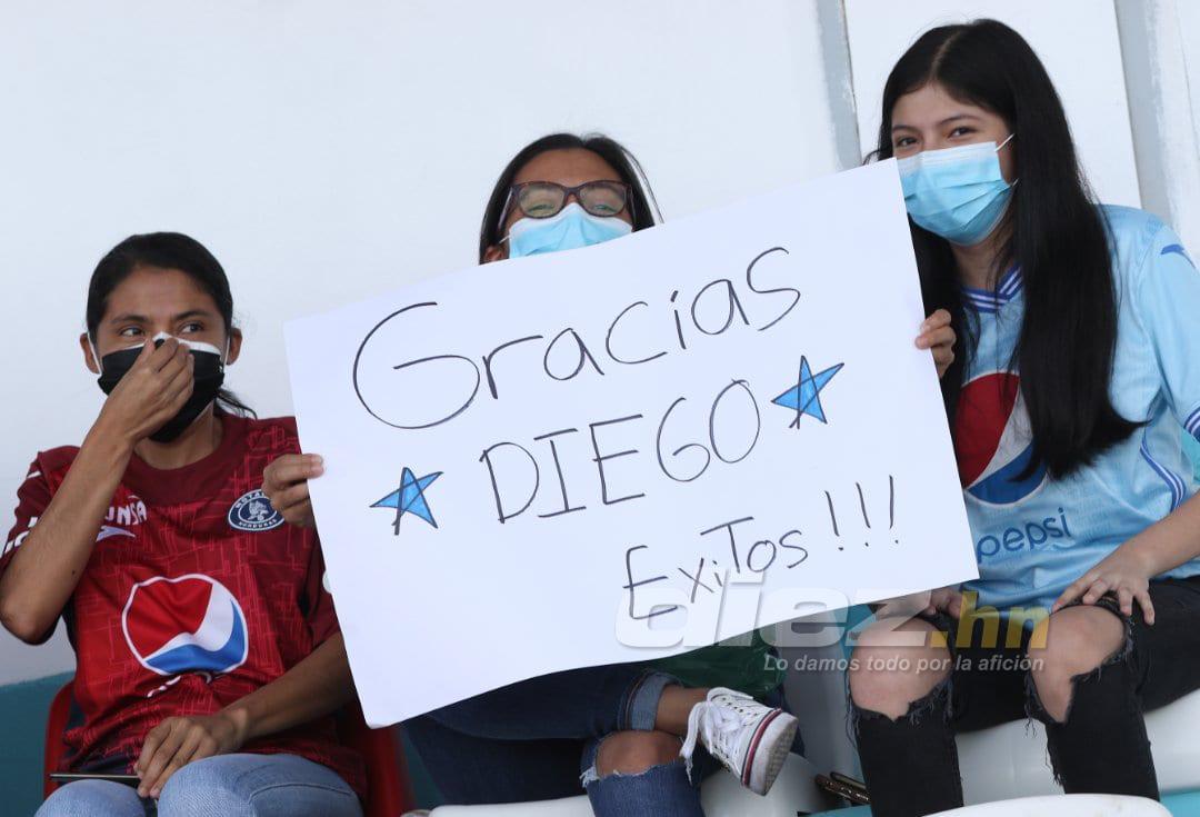 No pudo contener las lágrimas: Diego Vázquez llora y así fue captado en su último día como entrenador de Motagua