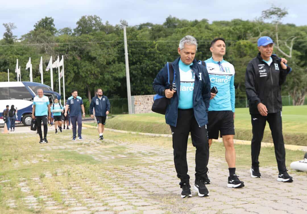 Legionario volvió a casa, la selfie de Rueda, centrados en Haití y Nicaragua en la eliminatoria: así se vivió el entreno de la Selección de Honduras