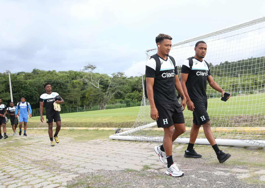 Legionario volvió a casa, la selfie de Rueda, centrados en Haití y Nicaragua en la eliminatoria: así se vivió el entreno de la Selección de Honduras