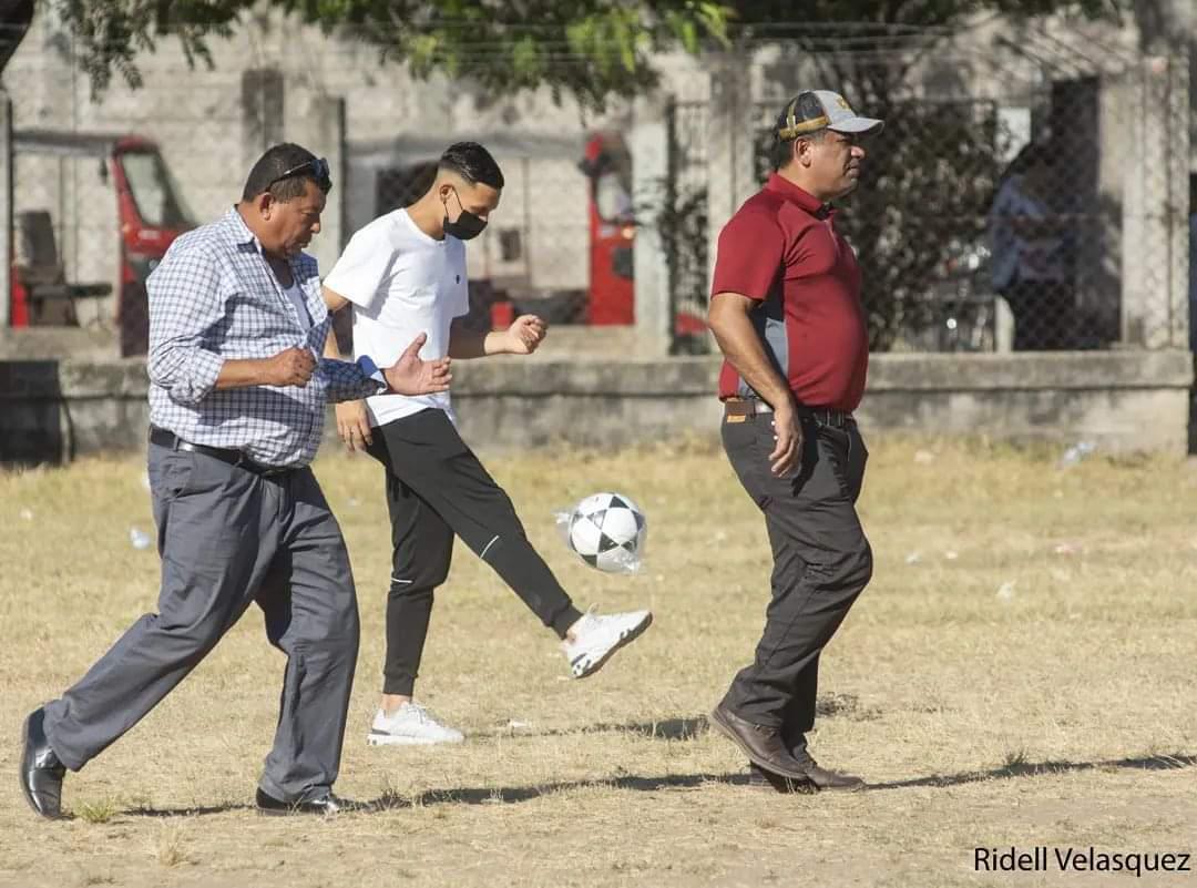 Rodeados de amor: Así pasan los jugadores de Olimpia sus vacaciones tras conseguir el Tetracampeonato