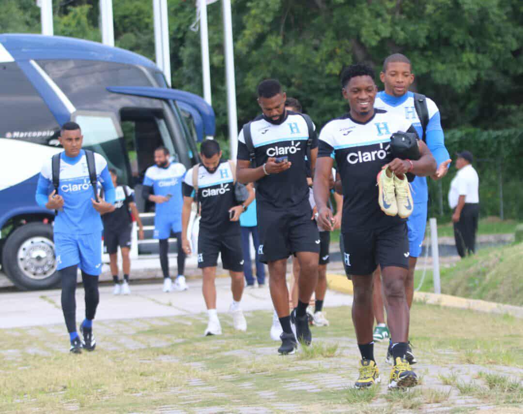 Legionario volvió a casa, la selfie de Rueda, centrados en Haití y Nicaragua en la eliminatoria: así se vivió el entreno de la Selección de Honduras
