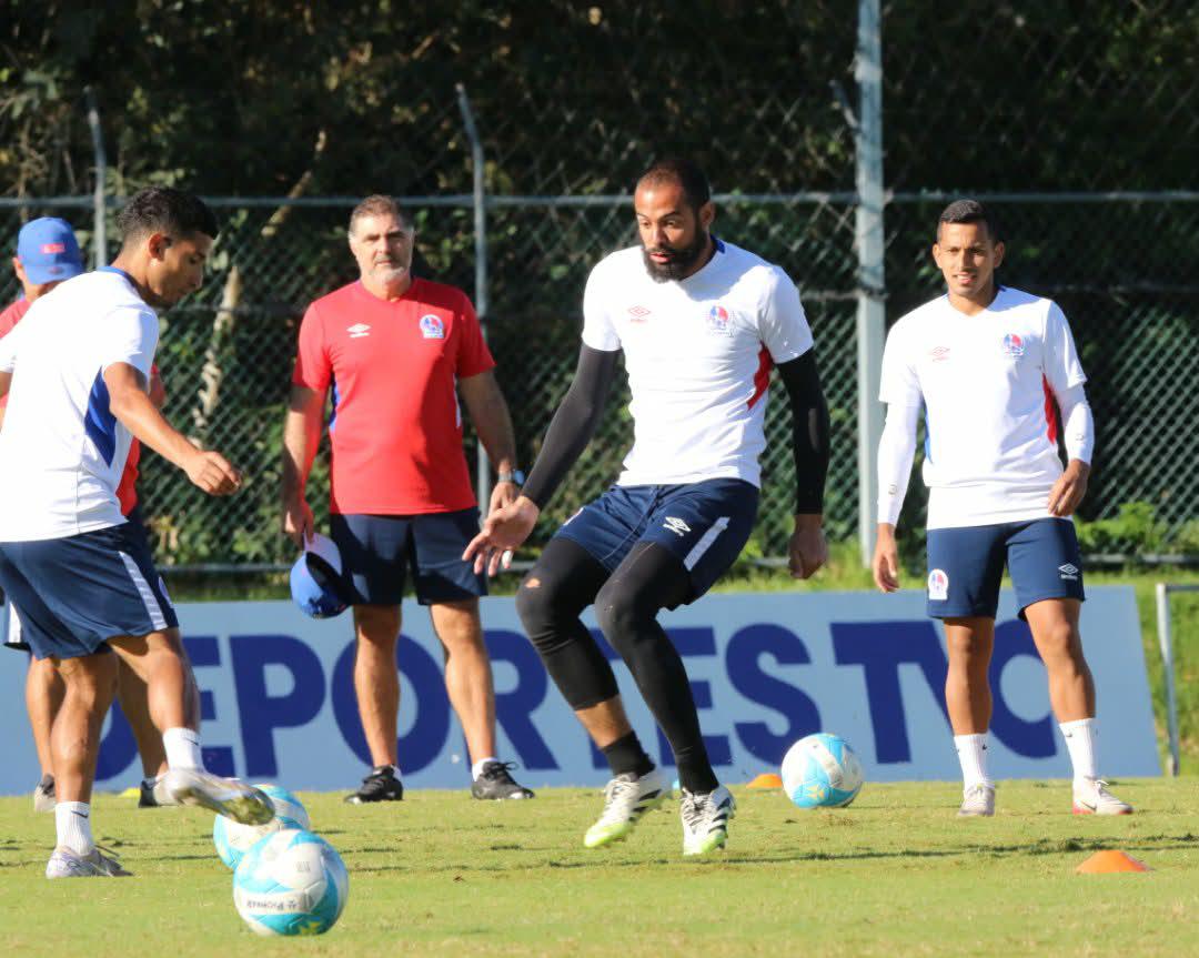 Espinel y las tres variantes que contempla en Olimpia para la gran final contra Marathón