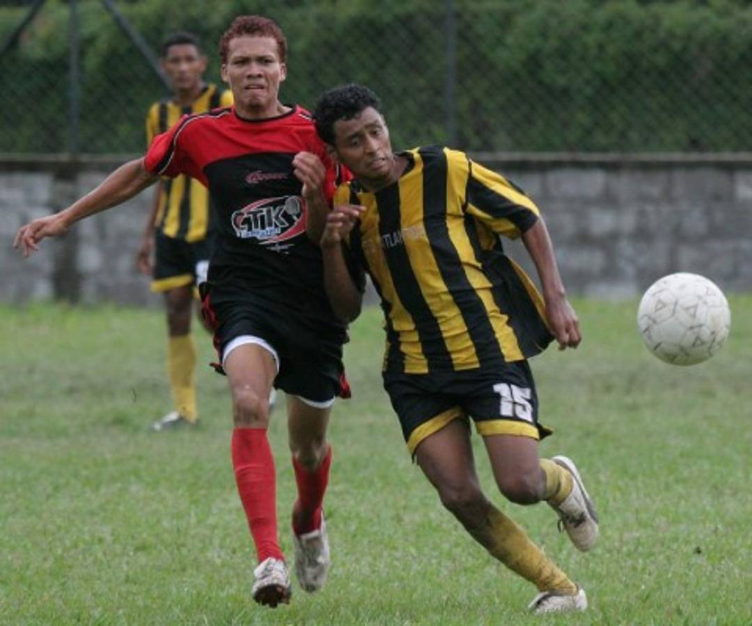 ¡Triste! Las imágenes de la corta carrera de Árnold Peralta en el fútbol