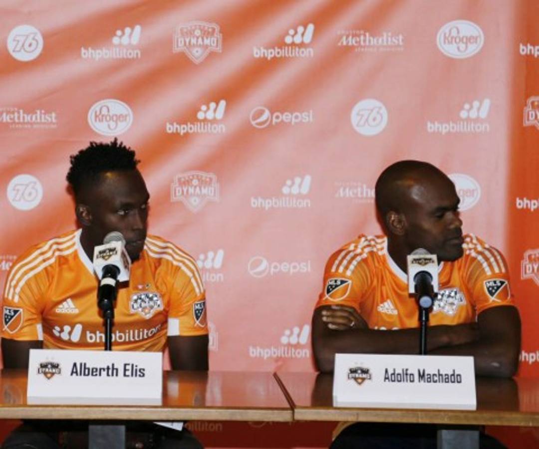 Así fue la presentación de Elis y Quioto con el Houston Dynamo