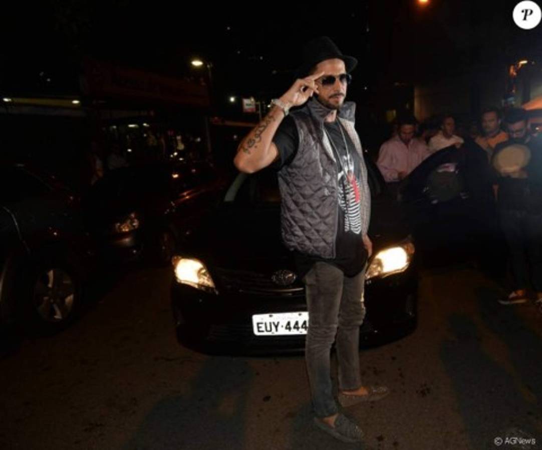 Neymar se pasa a lo grande la fiesta de 20 años de su hermana Rafaella