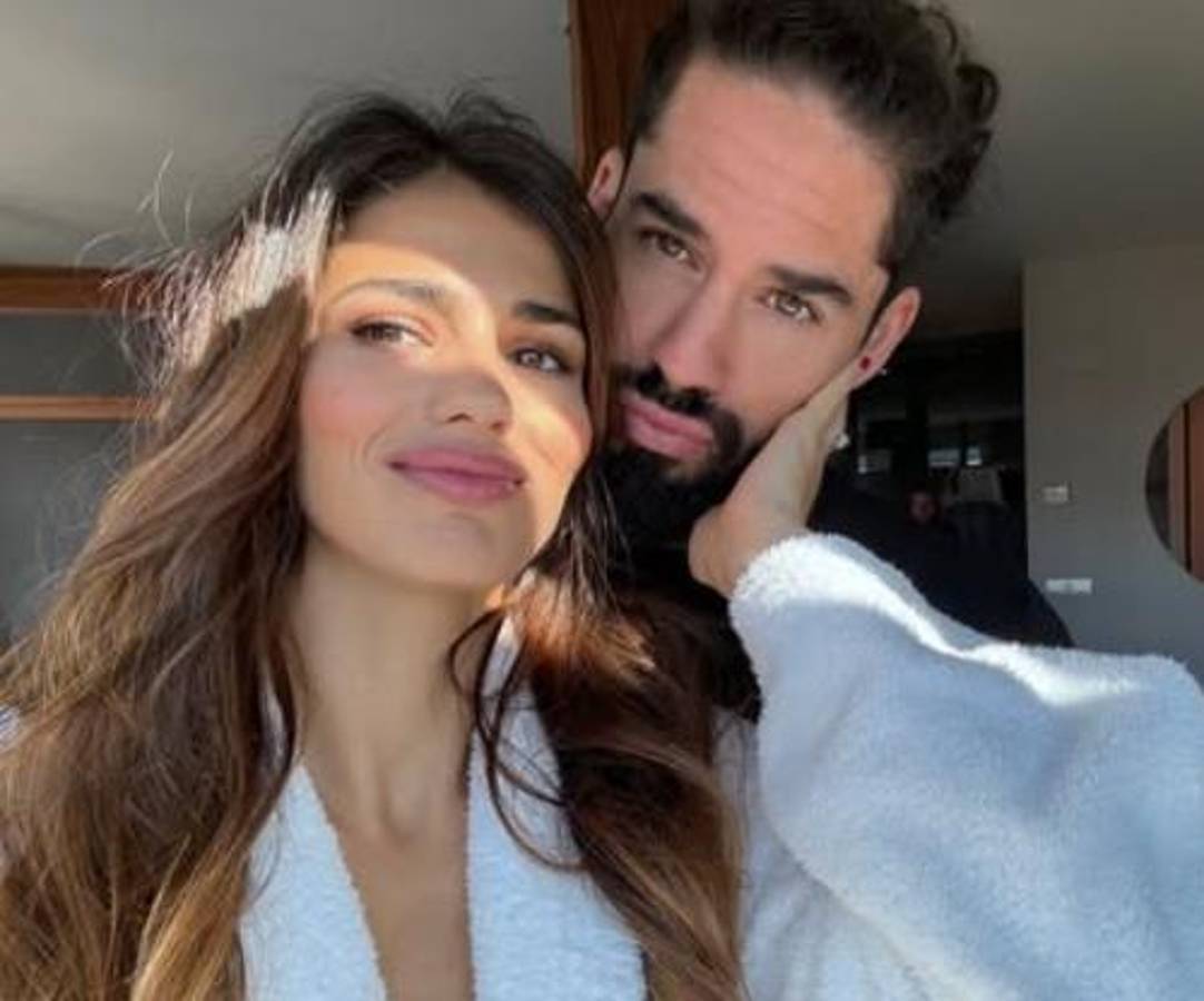 La esposa de Isco fulmina al Chicharito Hernández por su opinión sobre las mujeres: La FIFA debe penarlo