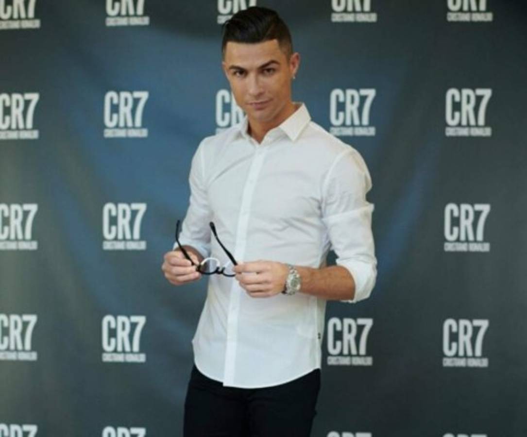 Al descubierto: El salario al mes de los cracks mejor pagados del 2020, lo de Messi es impresionante   