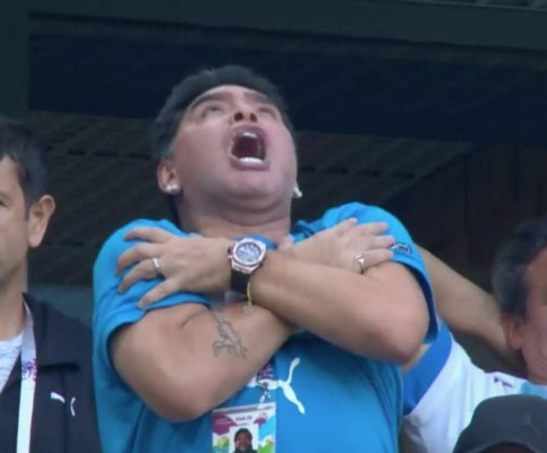 La eufórica celebración de Maradona con el gol de Messi en el Argentina ...