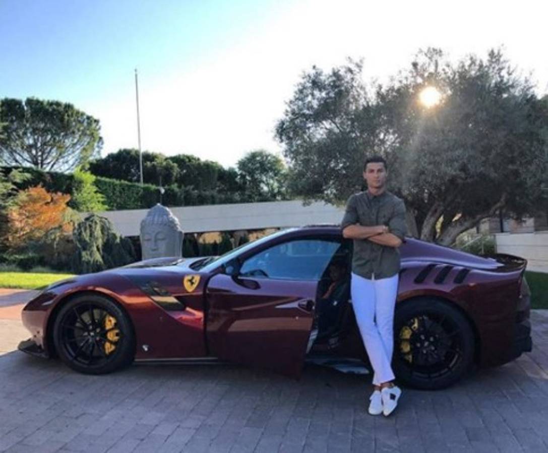 Cristiano Ronaldo revela de cuánto es su fortuna: 17 autos y cientos de millones de dólares