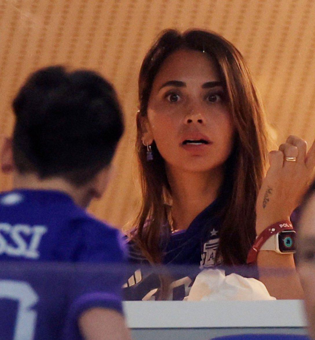 No se vio por TV: Hijos de Messi y sus relajos en el palco, el enojo de Antonela y el amigo de Maradona