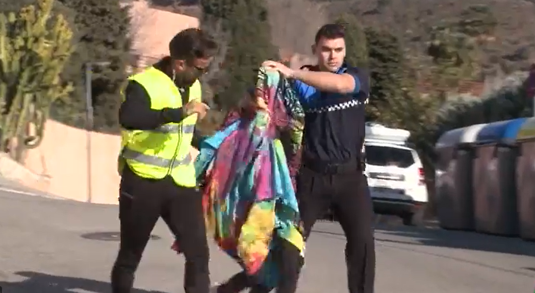 Piqué llega a la casa de Shakira: el motivo especial del reencuentro y quién es la mujer que apareció bajo una manta, ¿Clara Chía?