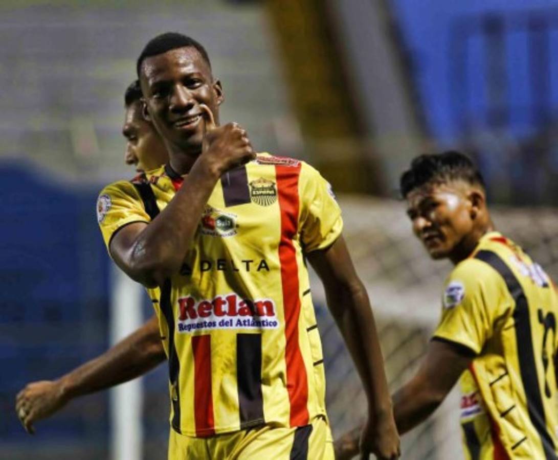 La nueva camada de jugadores del Real España y Marathón